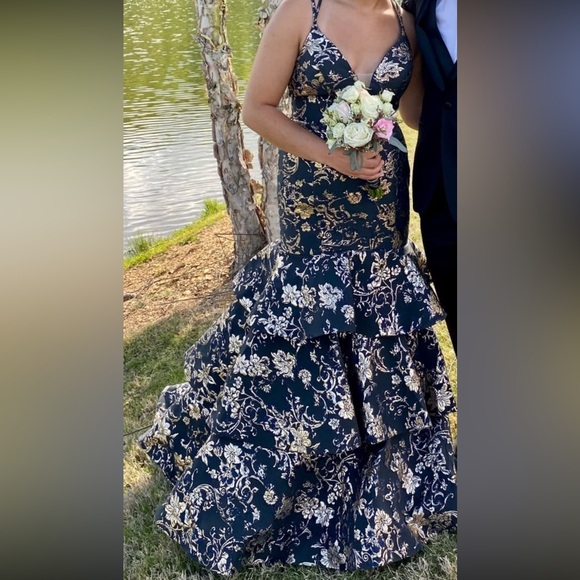 Prom dress size 10 - Picture 1 of 2